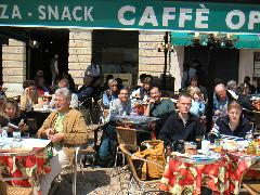 pict0024_eating_lunch_in_verona.jpg