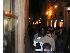 pict0009_wow_these_streets_are_packed_for_this_late!.jpg